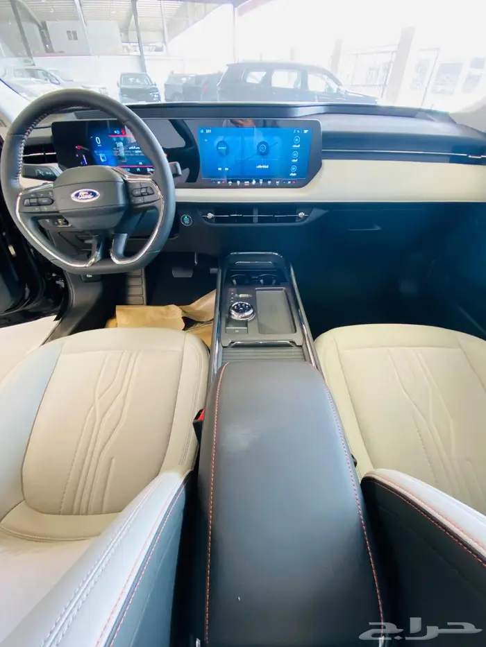 فورد توروس تيتانيوم 2.0 بنزين موديل 2025 14