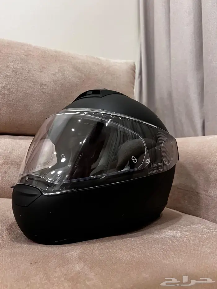 هيلمت نوع schuberth ( المانيه ) جديده مع سينا 5