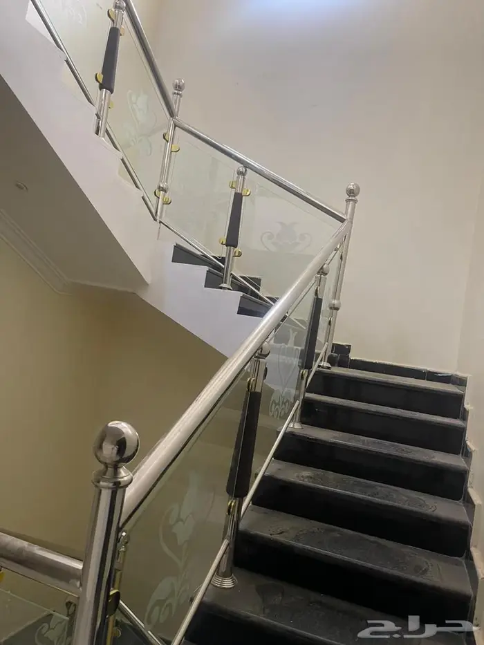 فلة للإيجار السنوي بحي طويق مساحة 375 1