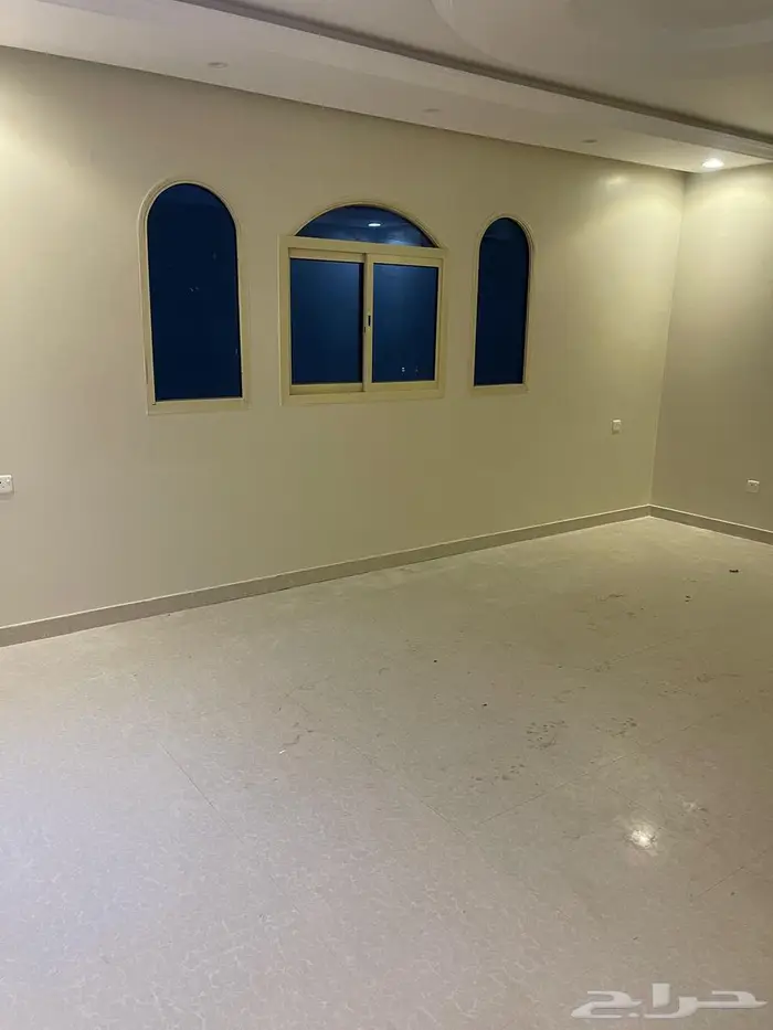 فلة للإيجار السنوي بحي طويق مساحة 375 15