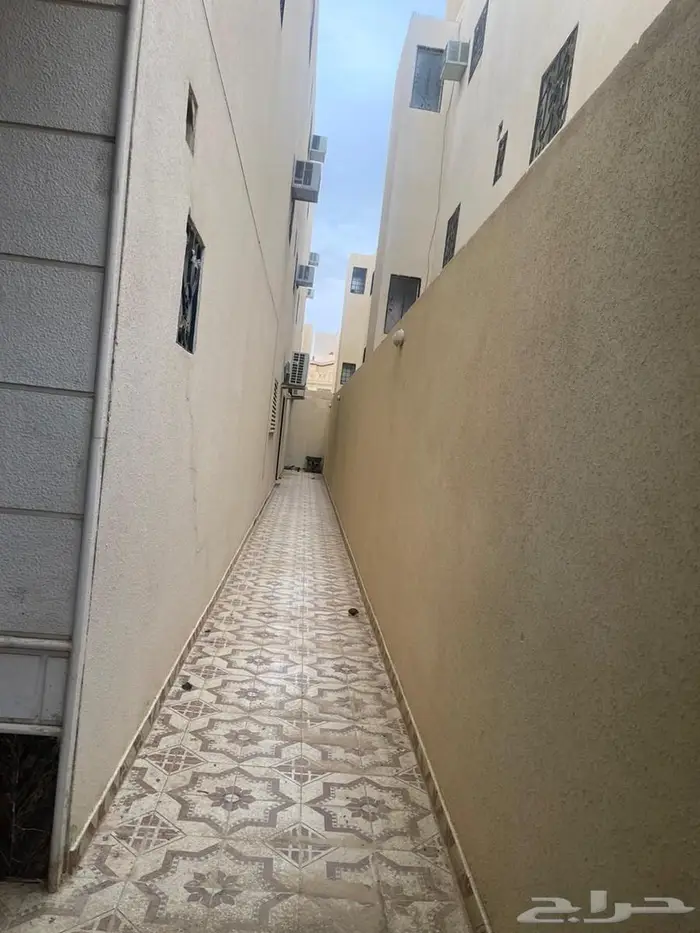 فلة للإيجار السنوي بحي طويق مساحة 375 18