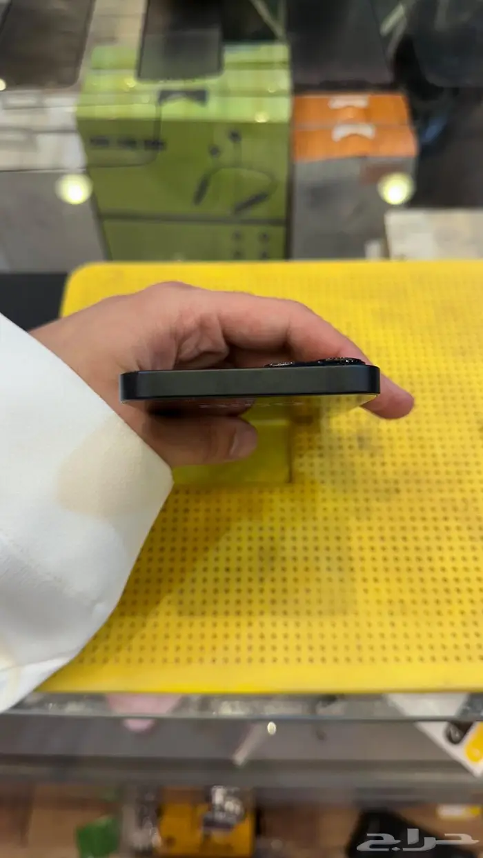 ايفون 13 جديد توه ثاني يوم استعمله 0