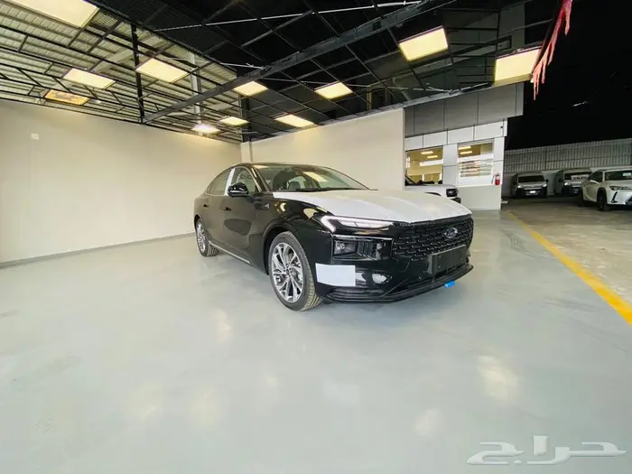 فورد توروس تيتانيوم 2.0 بنزين موديل 2025 1