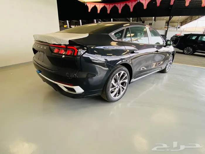 فورد توروس تيتانيوم 2.0 بنزين موديل 2025 3