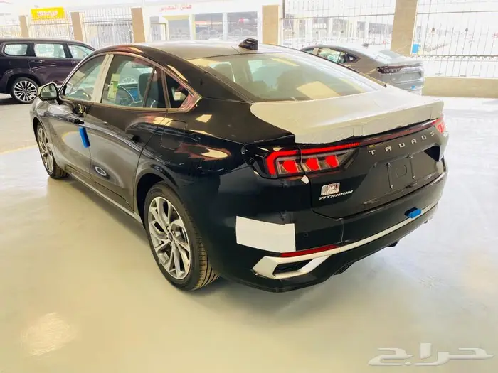 فورد توروس تيتانيوم 2.0 بنزين موديل 2025 4