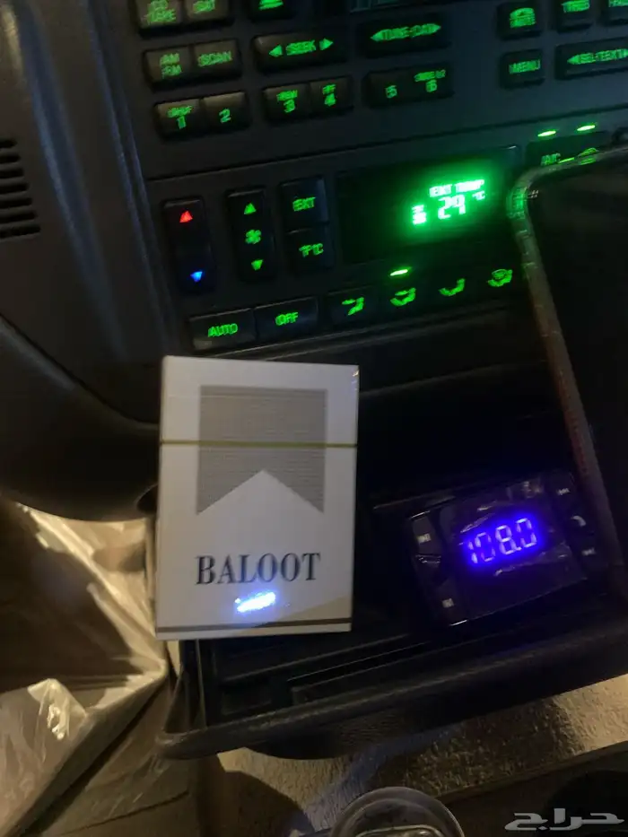 ورق بلوت شكل دخان قديم 0
