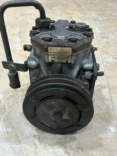 كمبريسر مرسيدس 280 1979 3