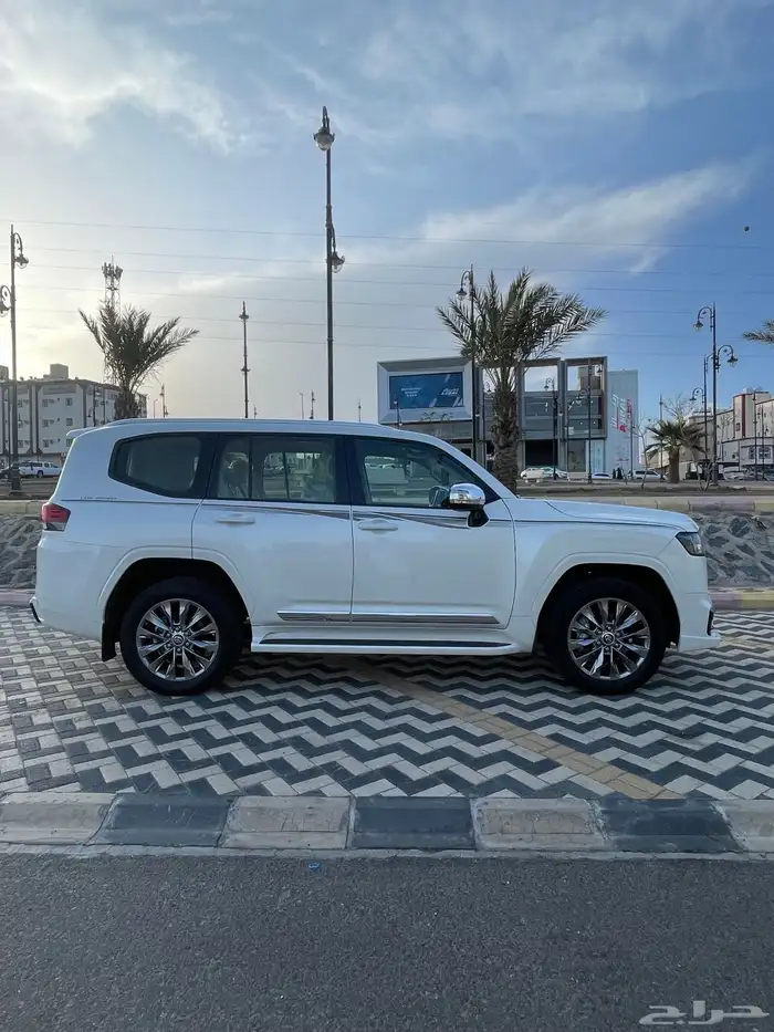 لاندكروزر GXR فل كامل L4 12