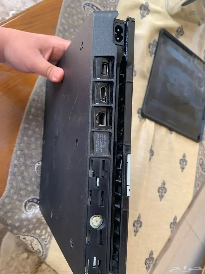 سوني 4 سلم مع يد 2