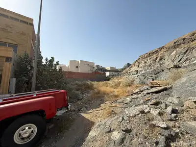 ارض للبيع سكنية استثمارية في حي العوالي في موقع مميز 8