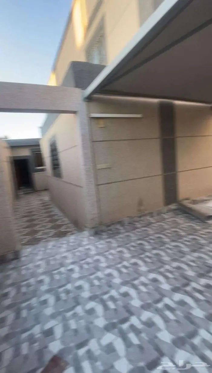 فيلا مع وحدتين - تبي تسكن وتأجر ولا تستثمر 2