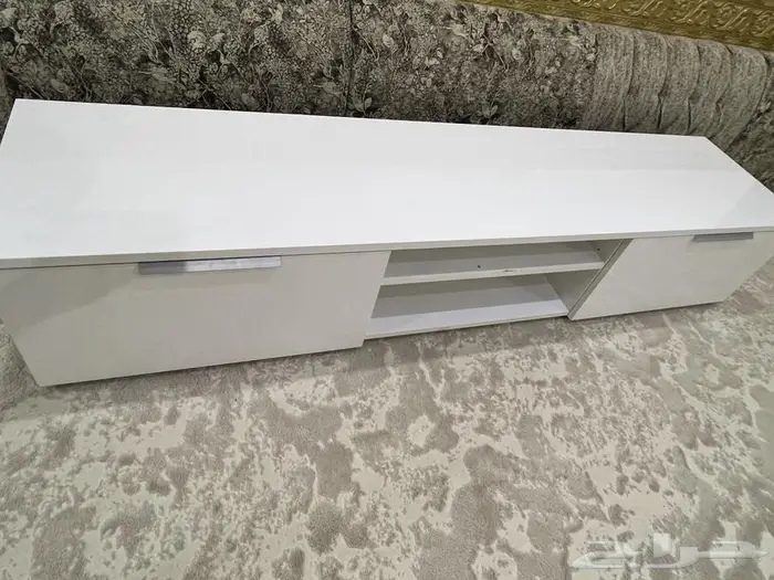 للبيع كنب وموكيت وطاوله شبه جديده 4