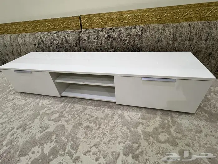 للبيع كنب وموكيت وطاوله شبه جديده 3