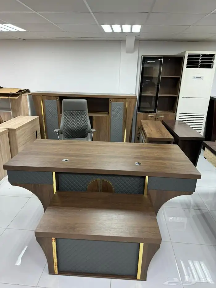 مكتب طقم مع دولاب خشب و مكاتب سكرتارية موظفين و كراسي مكتبي 20