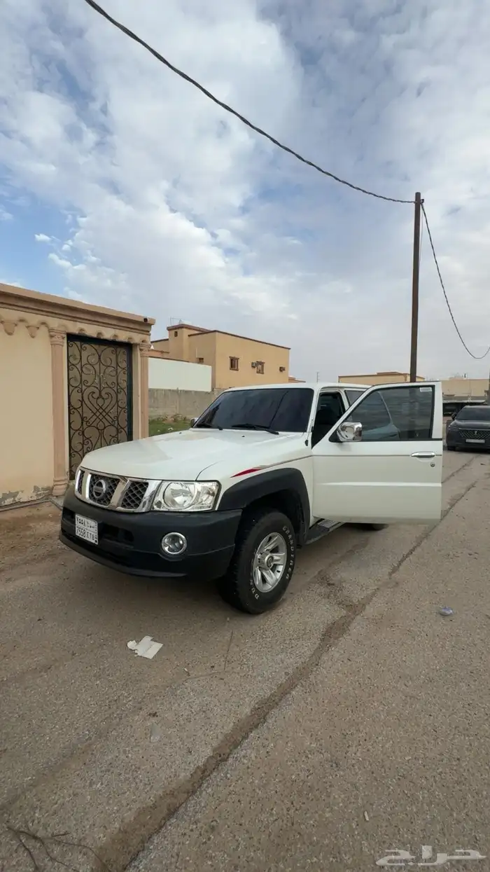نيسان باترول ربع 2011 1