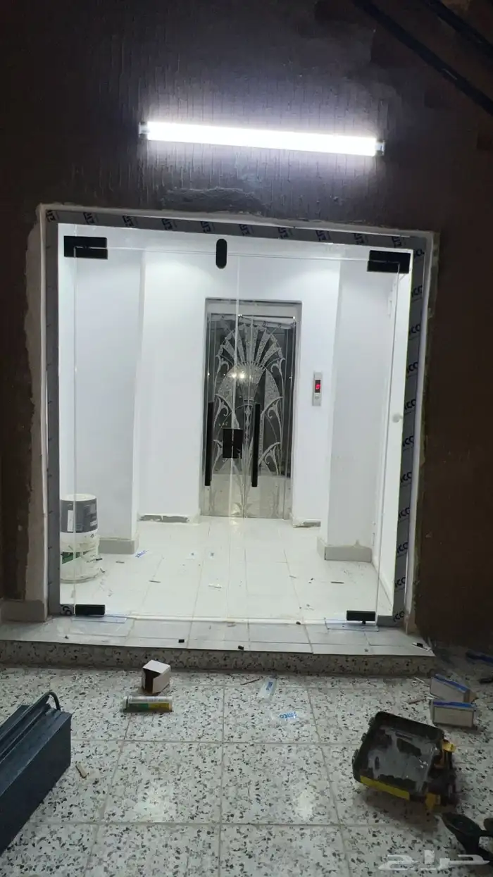 زجاج سكريت و المنيوم و استركشر 22