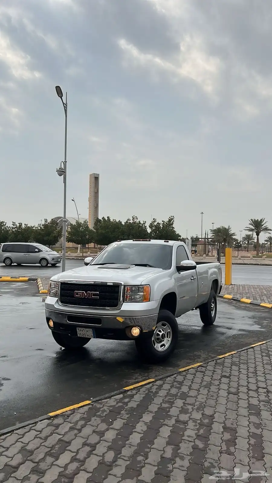 للبيع سييرا 2500 hd موديل 2013 0