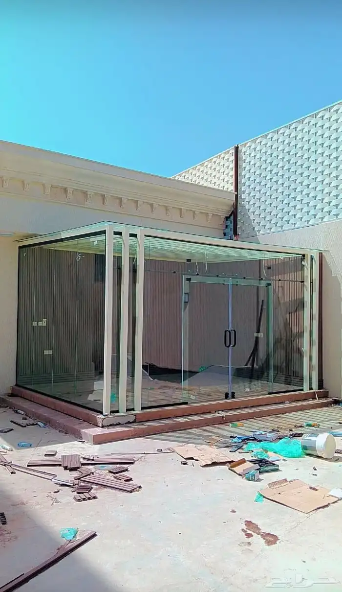 زجاج سكريت و المنيوم و استركشر 18