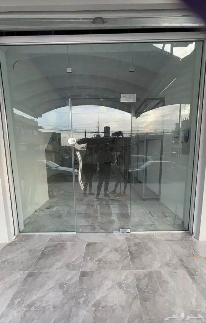 زجاج سكريت و المنيوم و استركشر 7