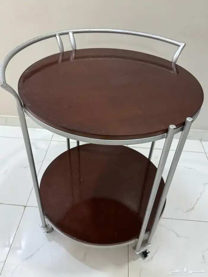 طاوله متر و نص في 75 مع طاولات خدمه و عربة تقديم 4