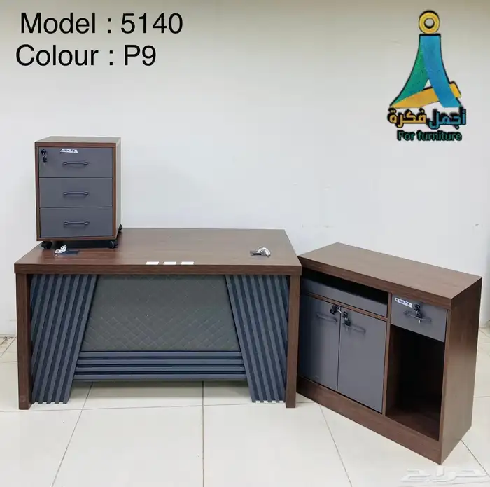 مكاتب كراسي طاولة اجتماعات طقم كنب دواليب خشب و مكتب موظفين 0