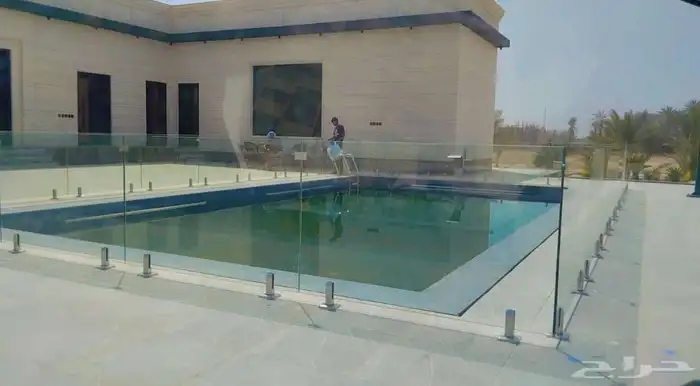 زجاج سكريت و المنيوم و استركشر 17