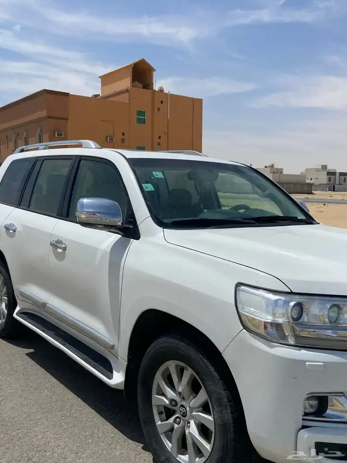 لاندكروزر 2017 وارد قطر 5