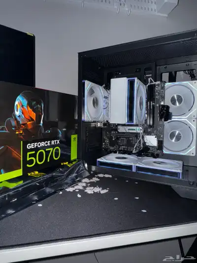 للبيع  تجميعة PC قيمنق قوية بمعالج Ryzen 5 وكرت RTX 5070 5