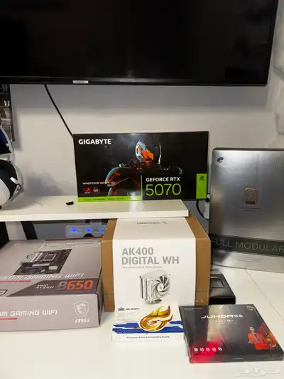 للبيع  تجميعة PC قيمنق قوية بمعالج Ryzen 5 وكرت RTX 5070 4