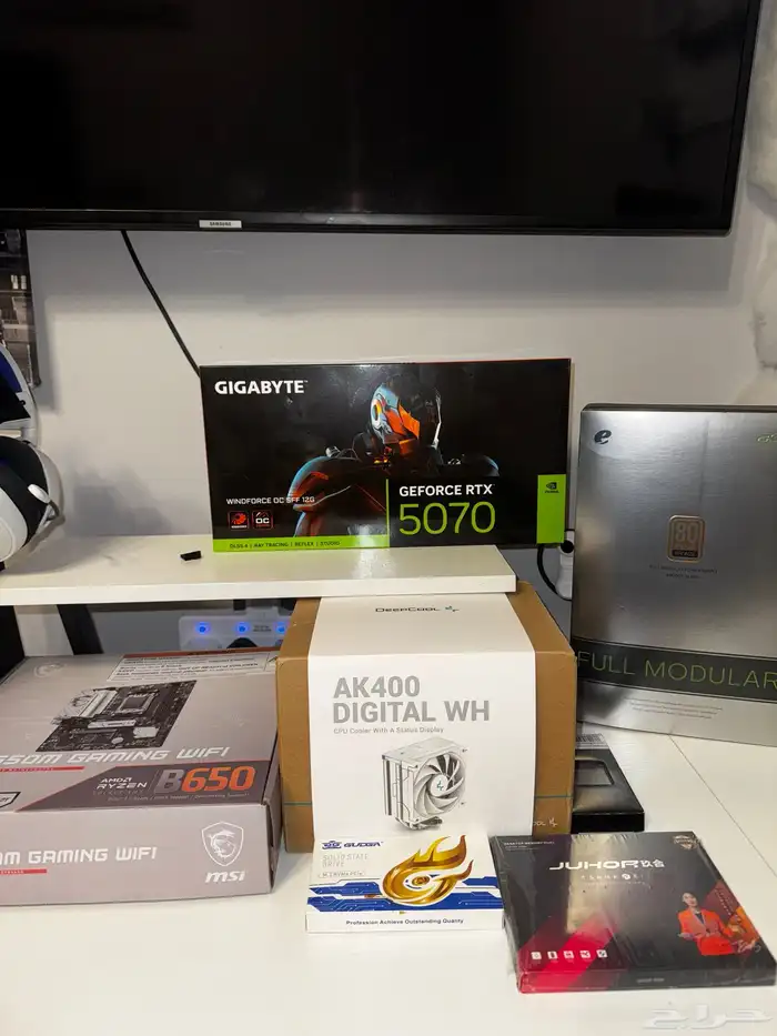 للبيع  تجميعة PC قيمنق قوية بمعالج Ryzen 5 وكرت RTX 5070 4