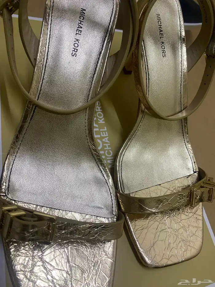 جزمه نسائيه ماركه 4