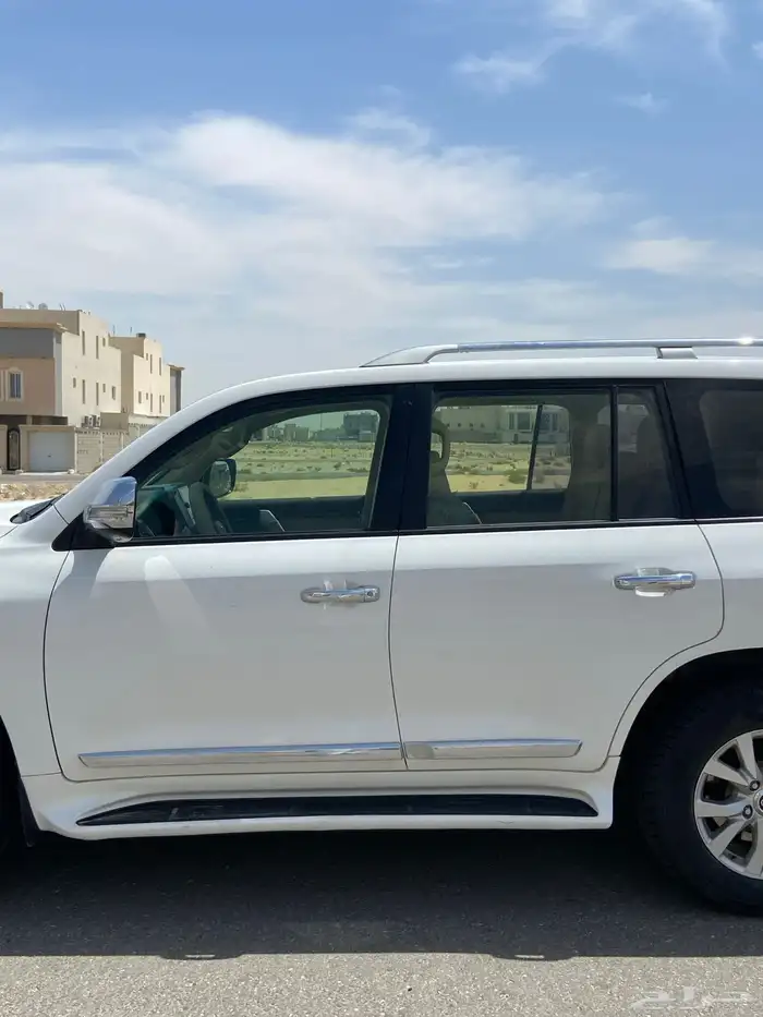 لاندكروزر 2017 وارد قطر 3