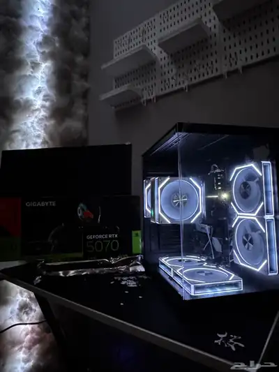 للبيع  تجميعة PC قيمنق قوية بمعالج Ryzen 5 وكرت RTX 5070 0