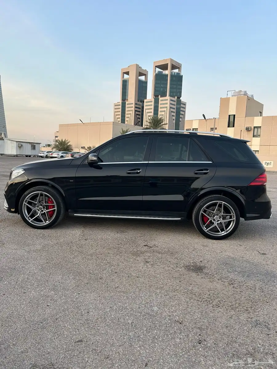 مرسيدس 2017 فوق الممتازة GLE63s فل الفل AMG 5