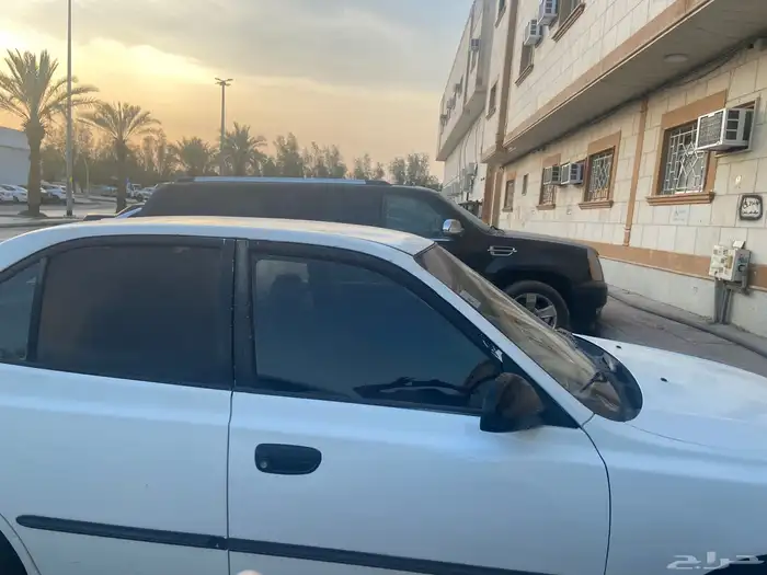 للبيع اكسنت مديل 2003نظيفه ومخزنه الممشى 200الف 3