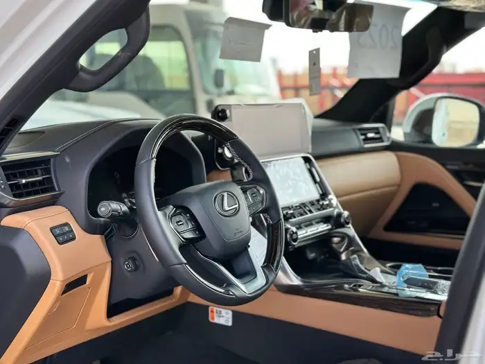 لكزس LX600 BB وارد البريمي موديل 2025 4