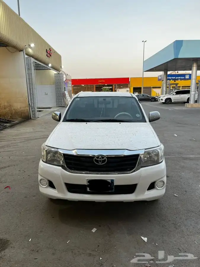 هايلوكس للايجار فقط 1