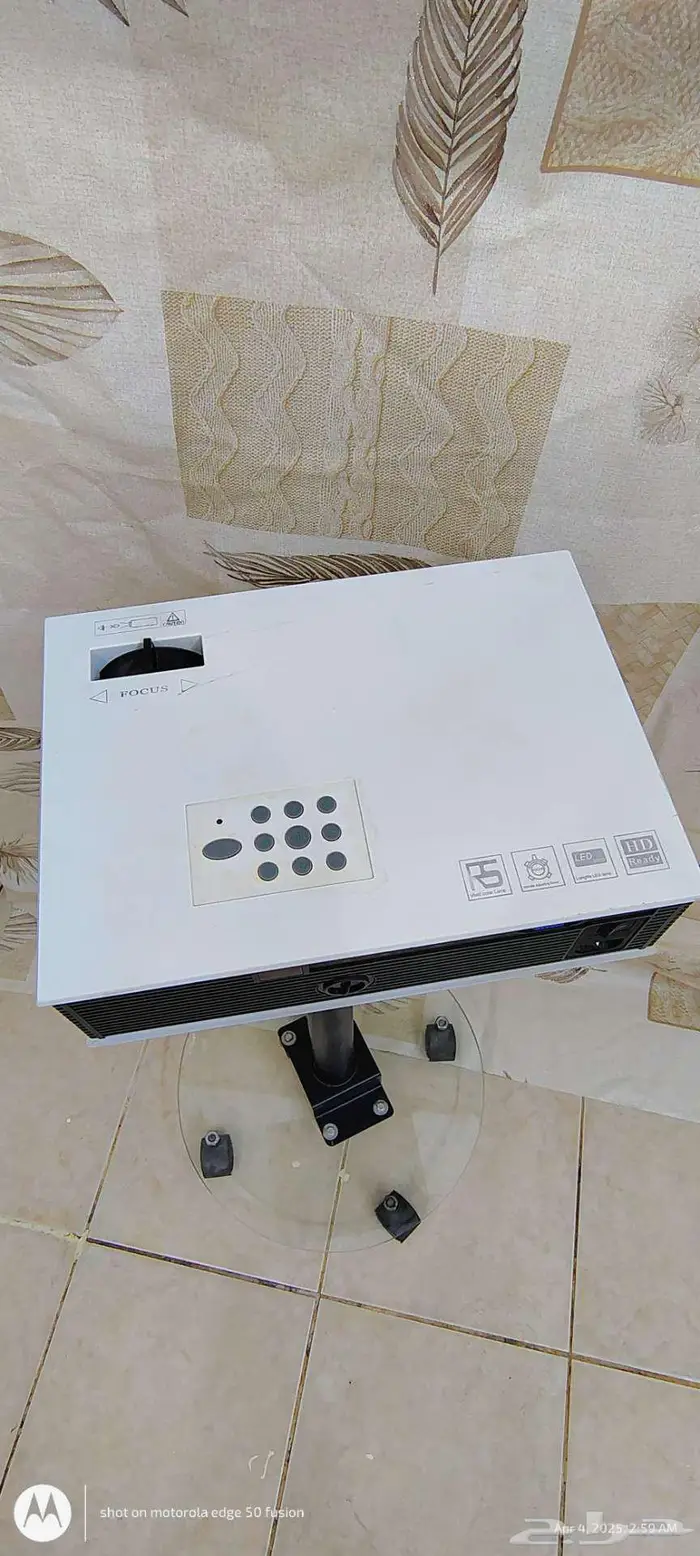 Projector UC80 HD مع ستاند متحرك مع اشتراك 12 شهر IPTV 11