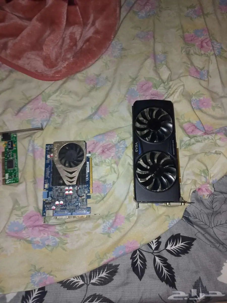 Optiplex 990 motherboard with case  1 broken gpu   1 slowgpu 1