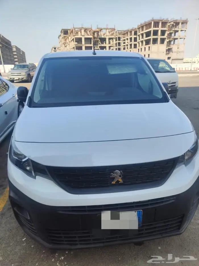 للايجار فانات لنقل البضاعه جاف مبرد 9