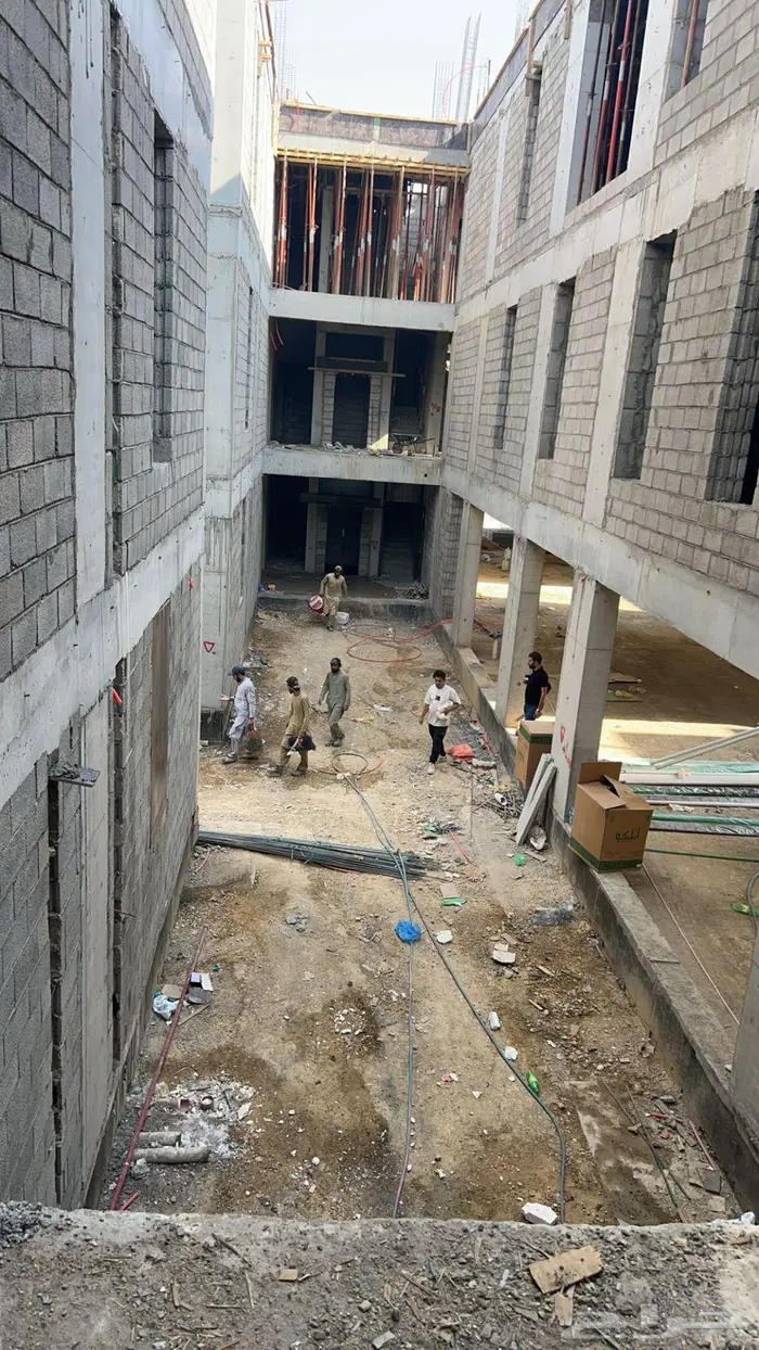 ابن  مستقبلك معنا   خبرة  جودة  التزام 4