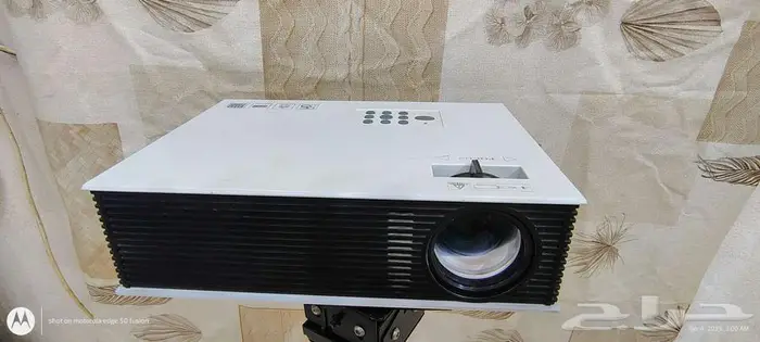 Projector UC80 HD مع ستاند متحرك مع اشتراك 12 شهر IPTV 8