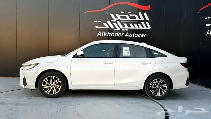تويوتا يارس واي بلاس 5