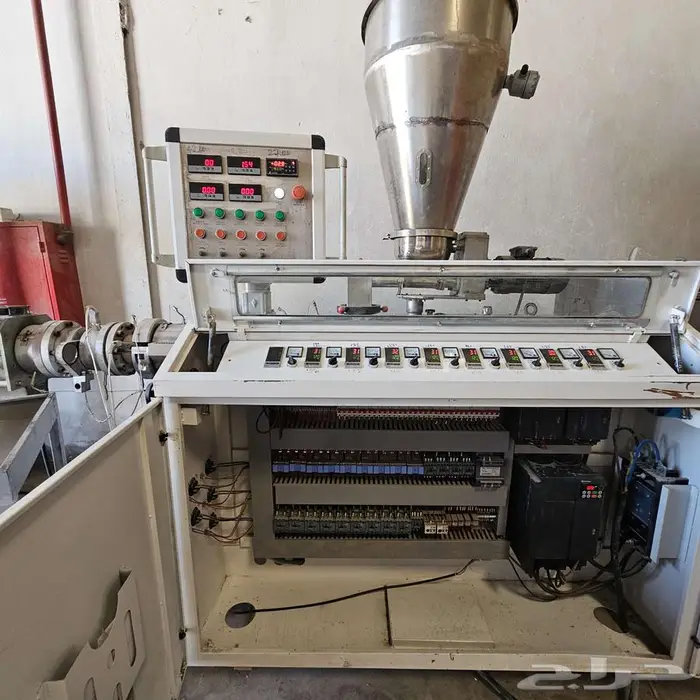 مكينة تحبيب و اعادة تدوير مواد pvc دبل سكروب 4