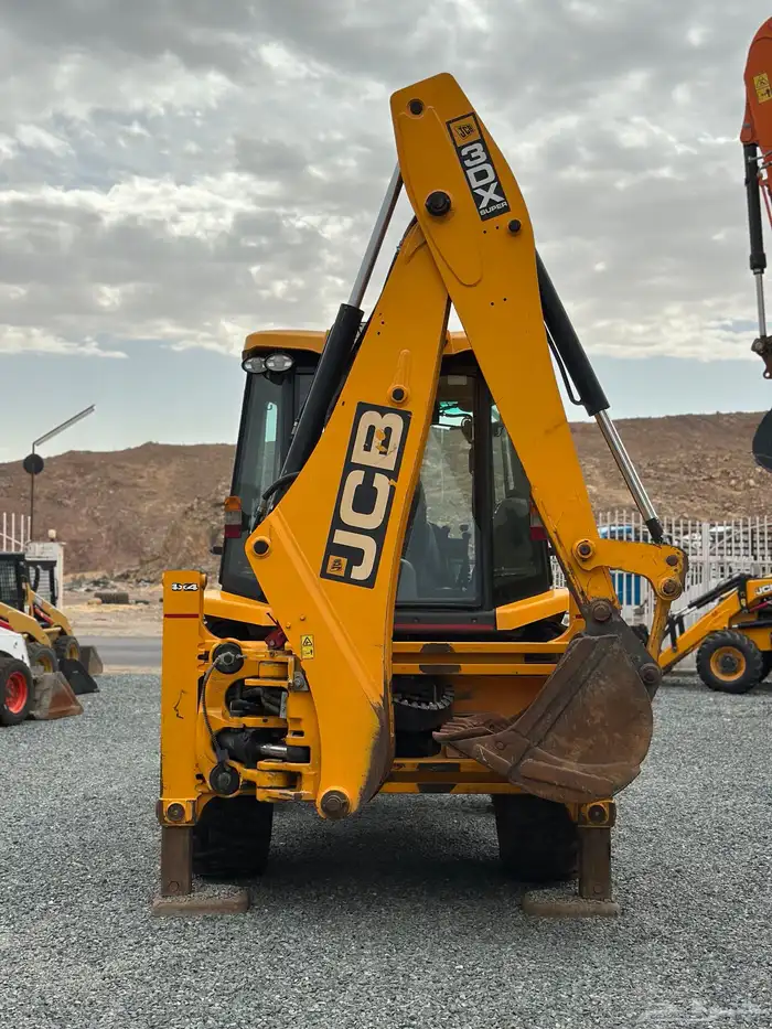 عرجا JCB دبل 3DX موديل 2021 نظيف 3