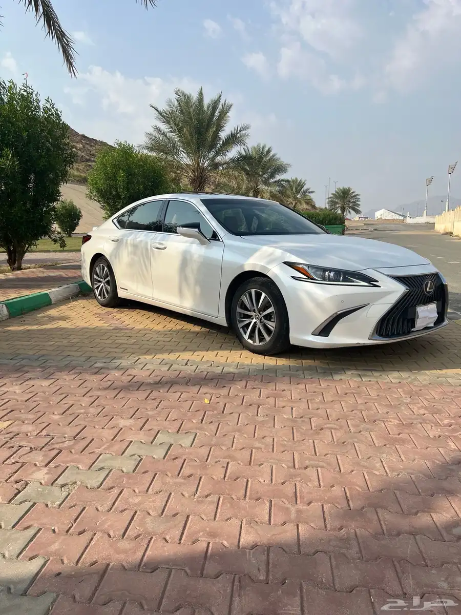 لكزس2020  ES  Ah300 2