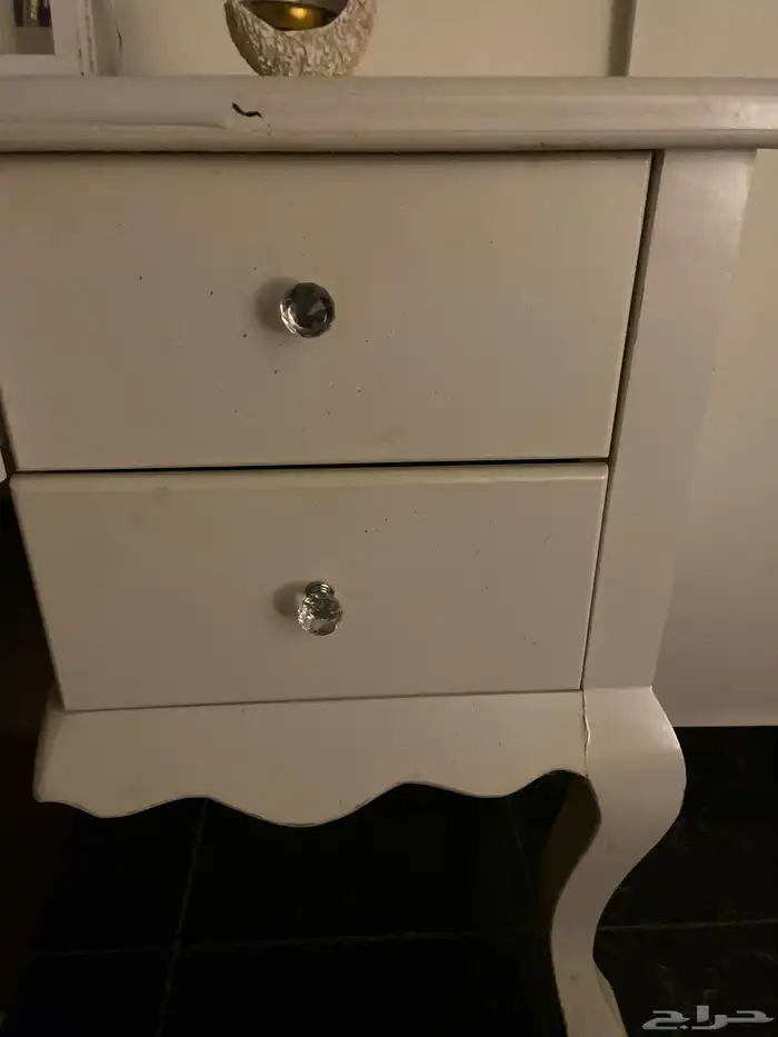 تسريحه ويوجد لها كومودينه نفس الموديل 2