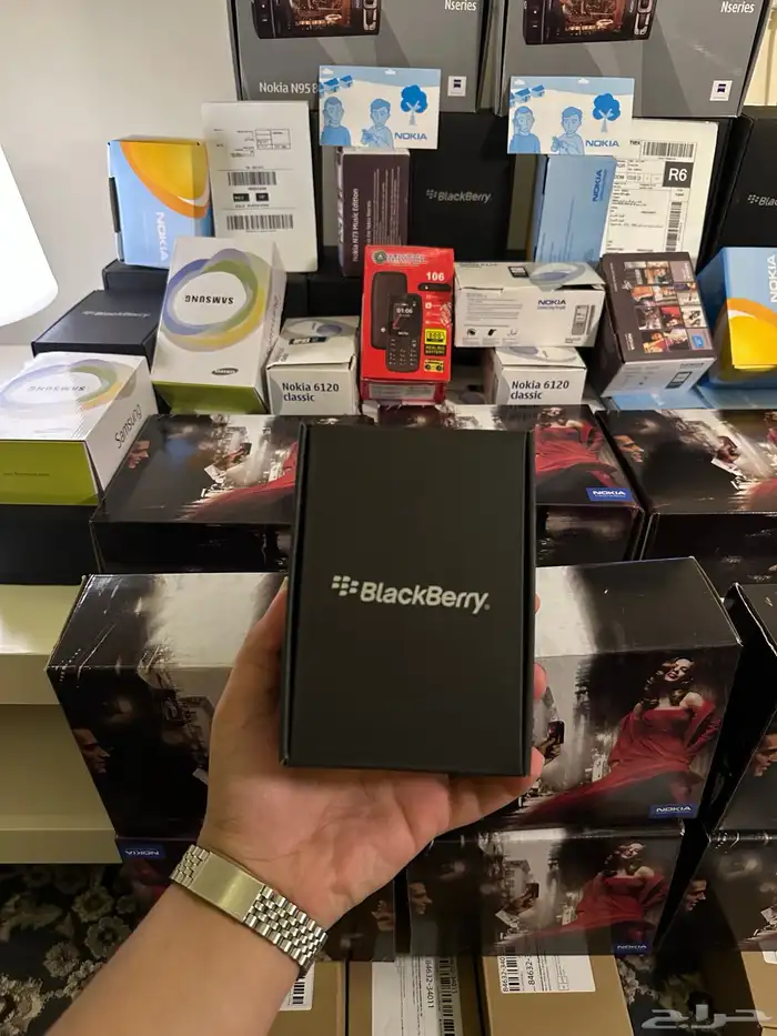 بلاك بيري 9900 4