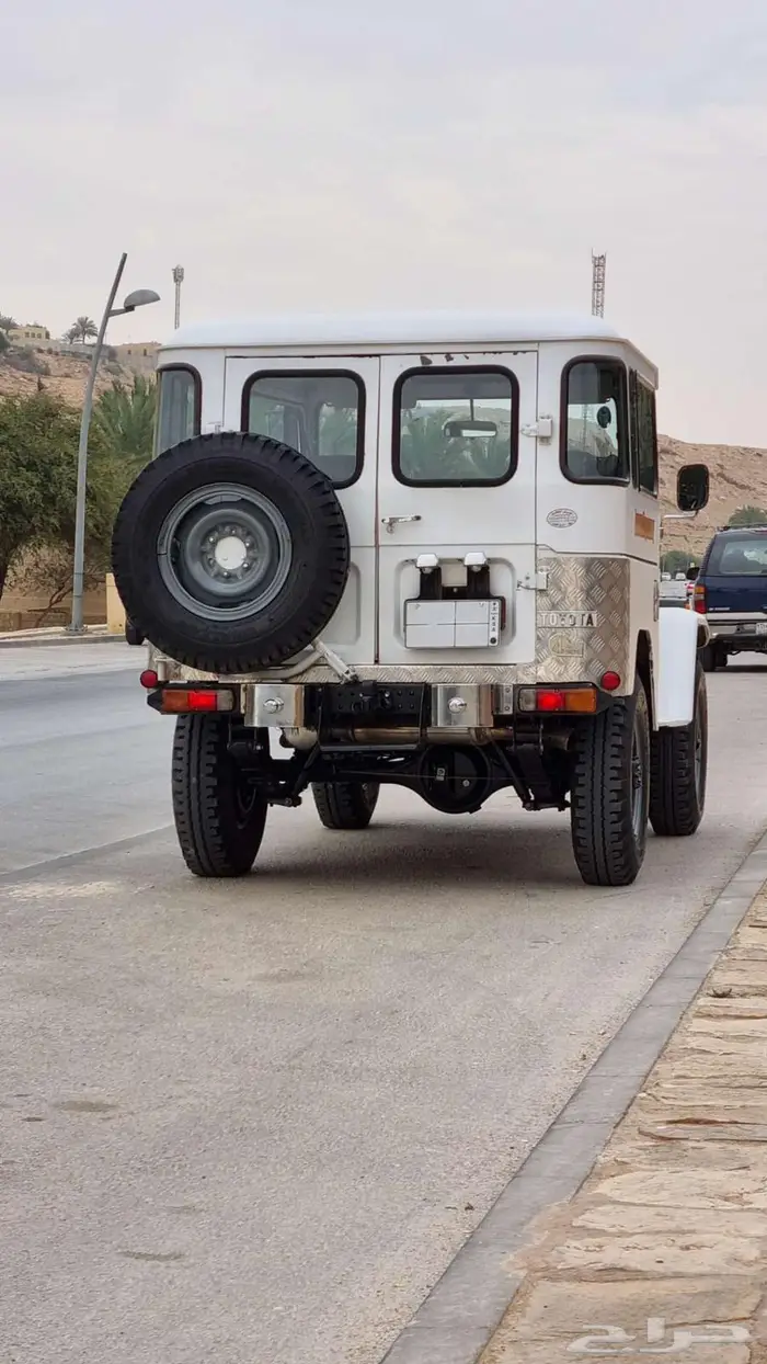 (( للايجار )) جيب كلاسيك ربع FJ 1984 1