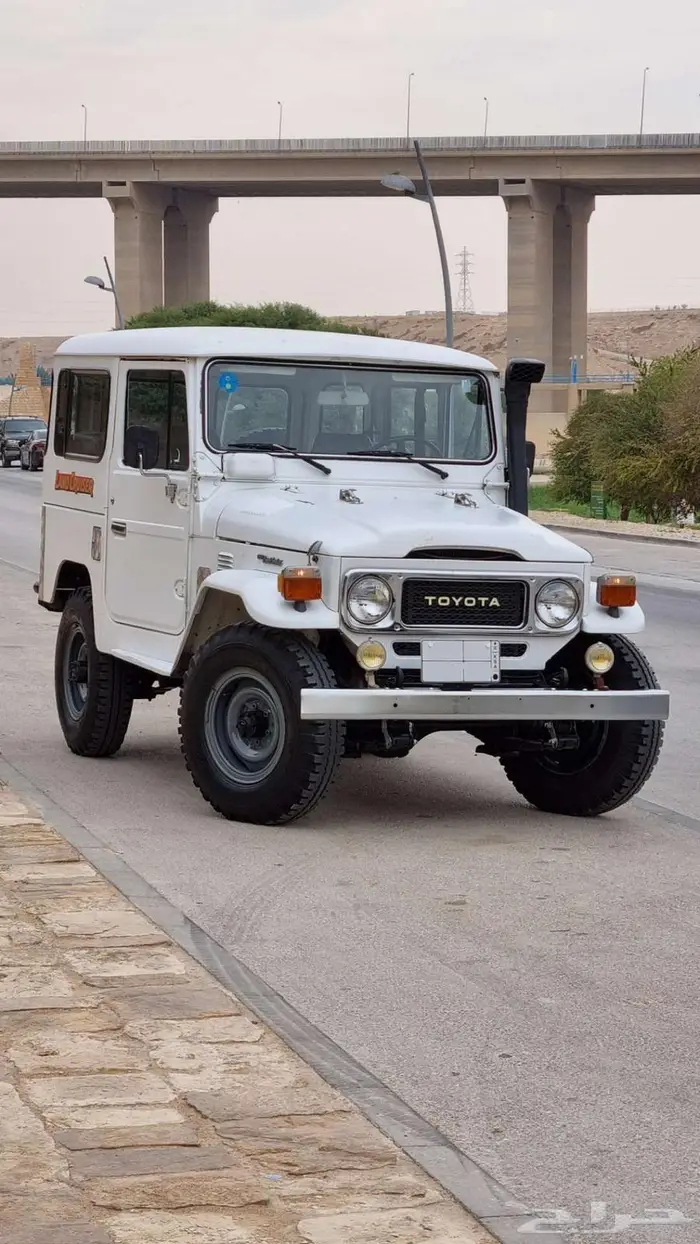 (( للايجار )) جيب كلاسيك ربع FJ 1984 0